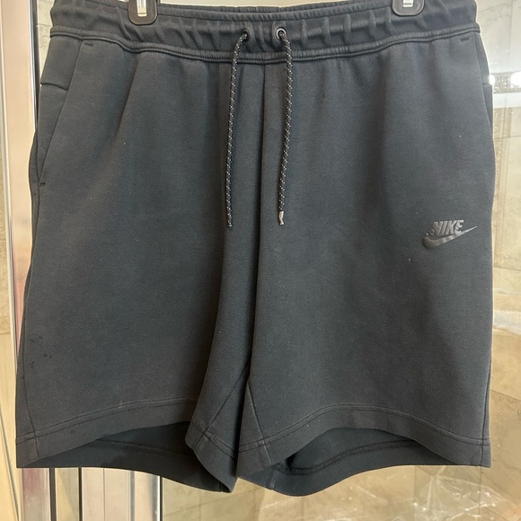 Shorts - Picture 3 of 3